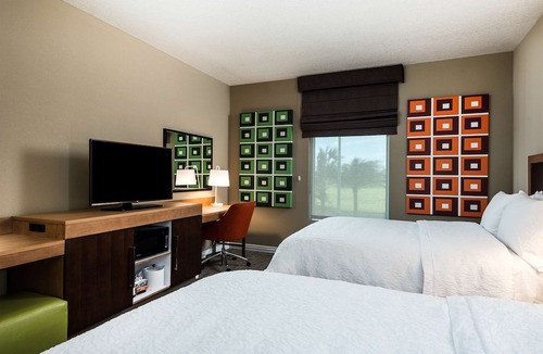 Interchange Square Hotel | Hampton Inn & Suites West Melbourne-Palm Bay Road