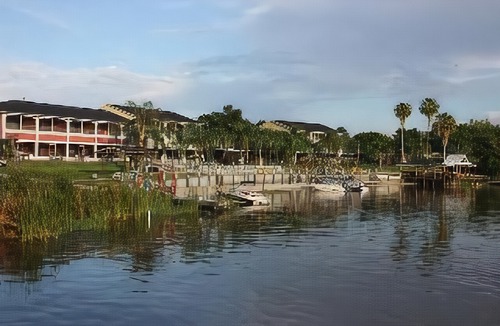 Cypress Gardens Hotel | Lake Roy Beach Inn - Winter Haven
