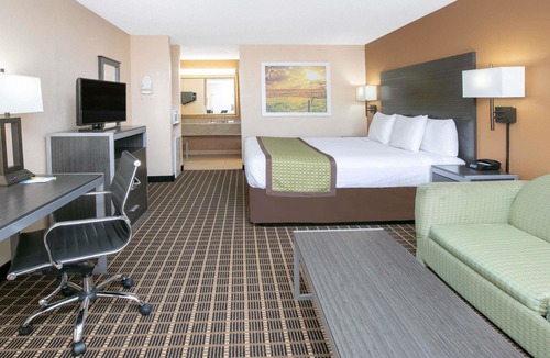 Hamilton Hotel | Days Inn by Wyndham Hamilton