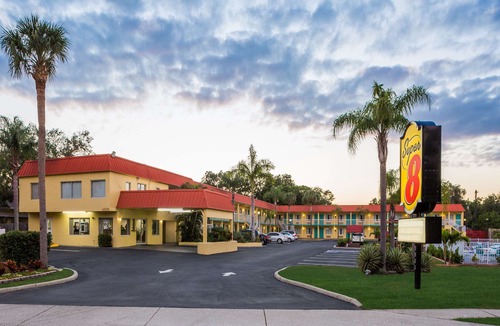 Indian Beach Sapphire Shores Hotel | Super 8 by Wyndham Sarasota Near Siesta Key