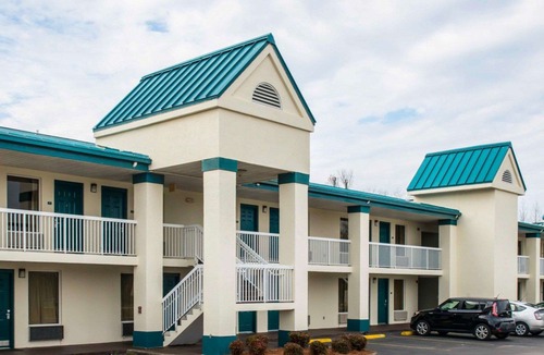 Chipley Hotel | Quality Inn Chipley I-10 at Exit 120