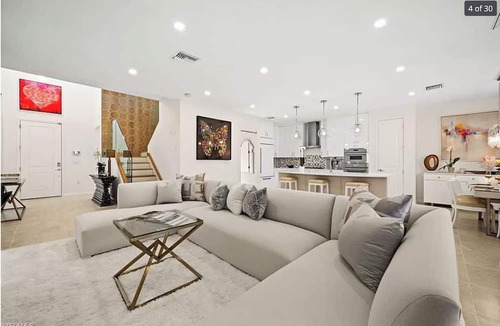 North Naples House | Avery Art House, Spacious 4-bedroom house with WiFi, AC in charming Naples