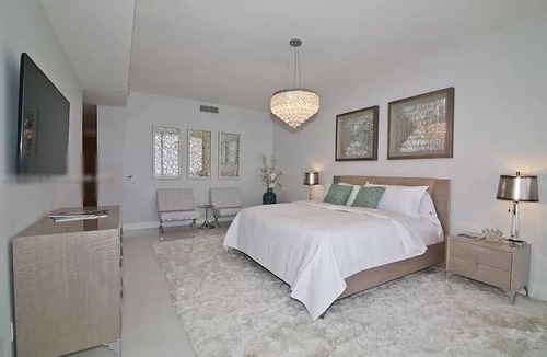 Surfside Apartment | Oceanfront Luxury Penthouse Bal in Harbour - 3 Bedrooms