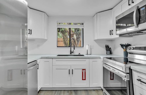 Sailboat Bend House | Las Olas Cabanas Unit #1 - Private Triplex Steps from Las Olas Blvd & Downtown