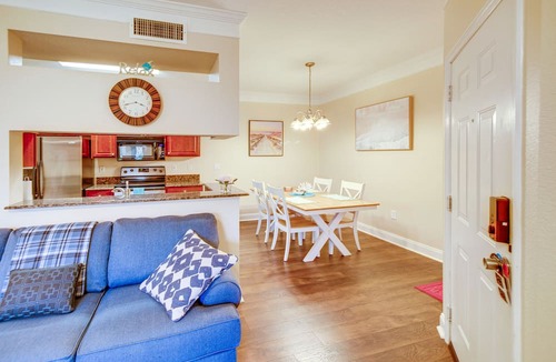 Gateway Condo | Fort Myers Condo w/ Screened Patio & Pool Access!