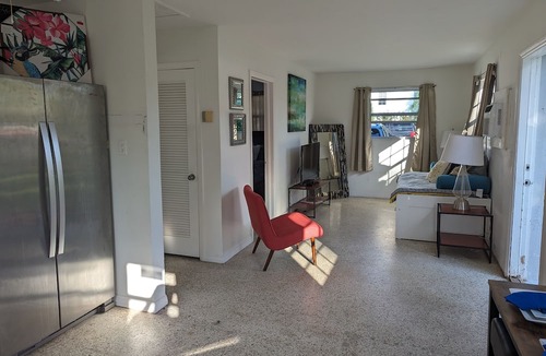 Mango Groves Cottage | Downtown Lake Worth Beach Casita