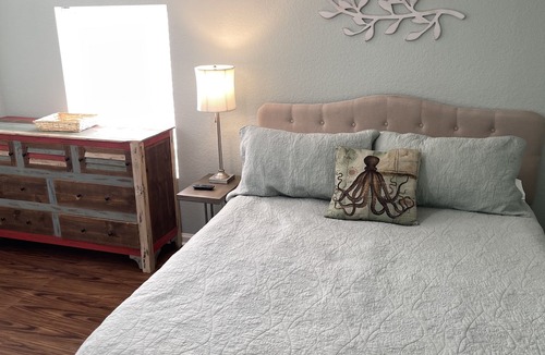 East End Condo | The 💵💰saver! Book Now!Downtown Condo! New to rental market! Deck View!