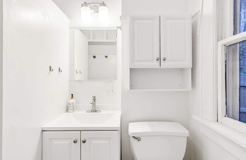 Historic Uptown Apartment | Round Lake Retreat