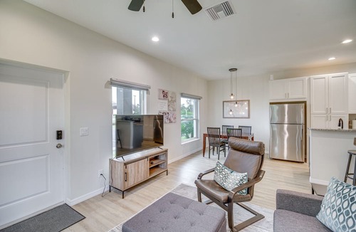 Okeechobee House | Modern Okeechobee Townhome w/ Backyard!