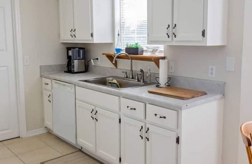 Navarre House | The Pelican Inn