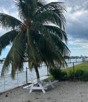 North Bay Village Hostel | Beachside Hostel