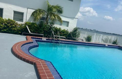North Bay Village Hostel | Beachside Hostel