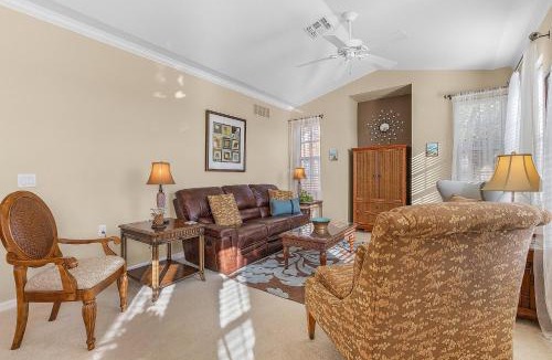 Diplomat House | WHAT A VIEW! Community Pool & HotTub, Fitness Center - Condo Concordia Gem - Roelens