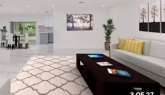 Pinecrest Home Newly updated. Best location.