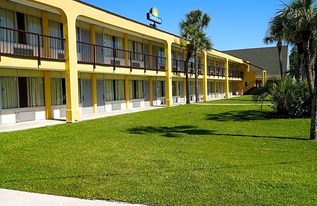 Days Inn by Wyndham Lake City I-75